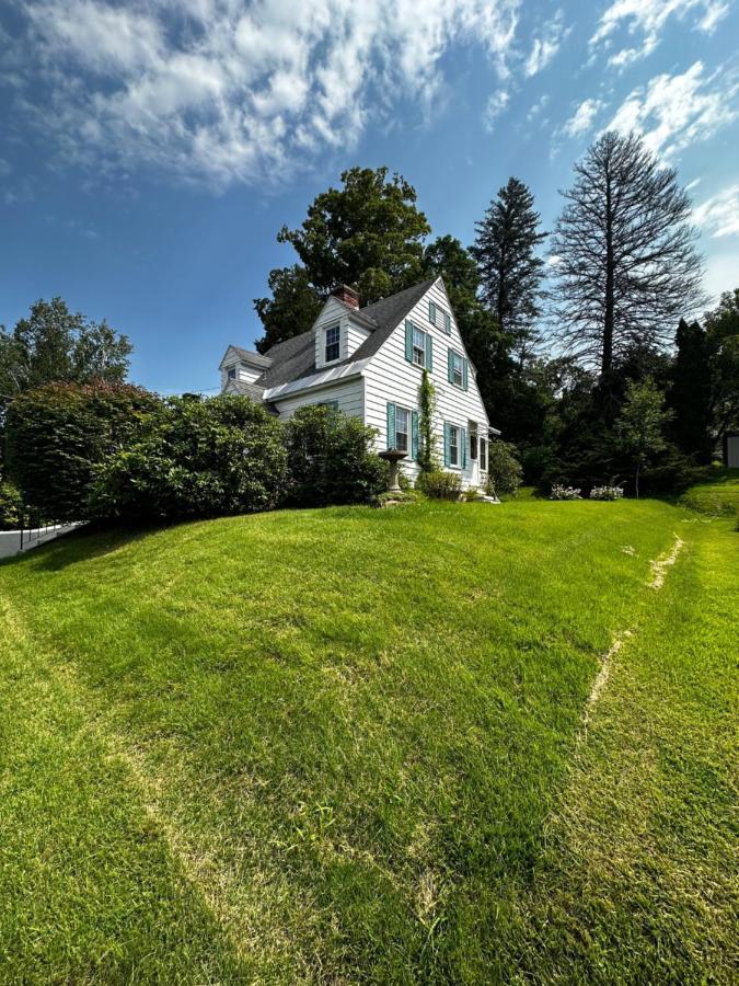 Cute Cape Cod Style Home Pittsfield Eksteriør billede